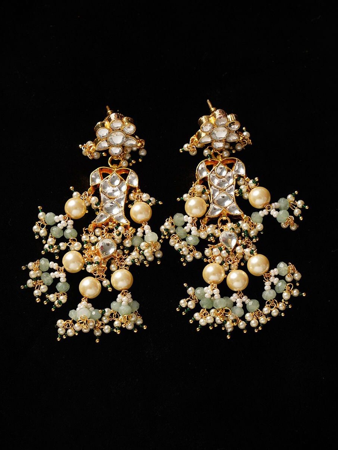 

JAYPORE Gold Plated Kundan Studded Contemporary Drop Earrings
