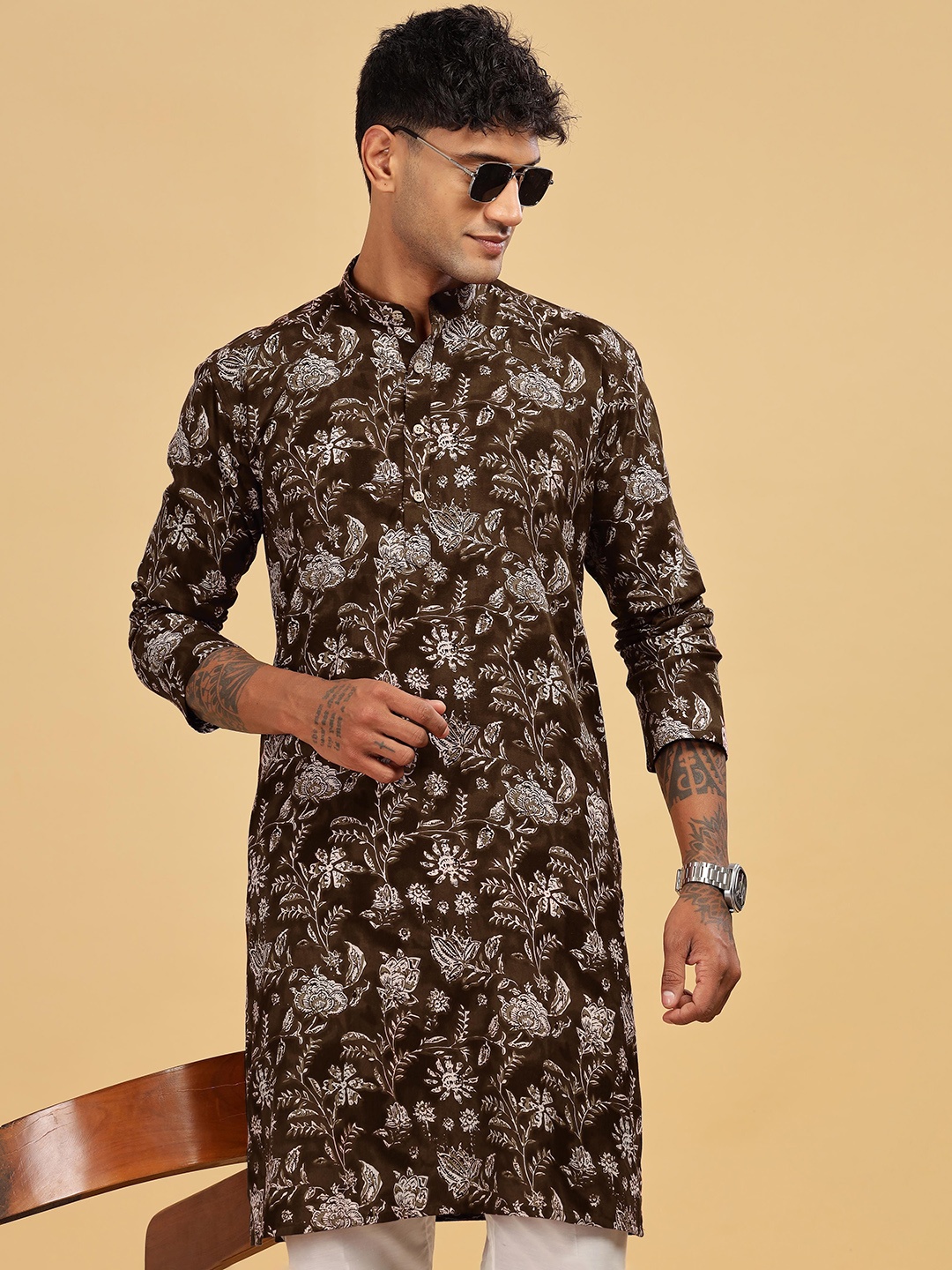 

Anouk Brown Floral Printed Mandarin Collar Cotton Kurta