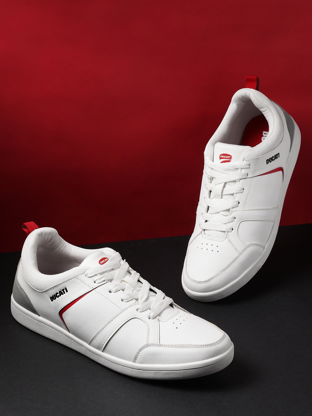 

Ducati Men Stripe Detailed Sneakers, White
