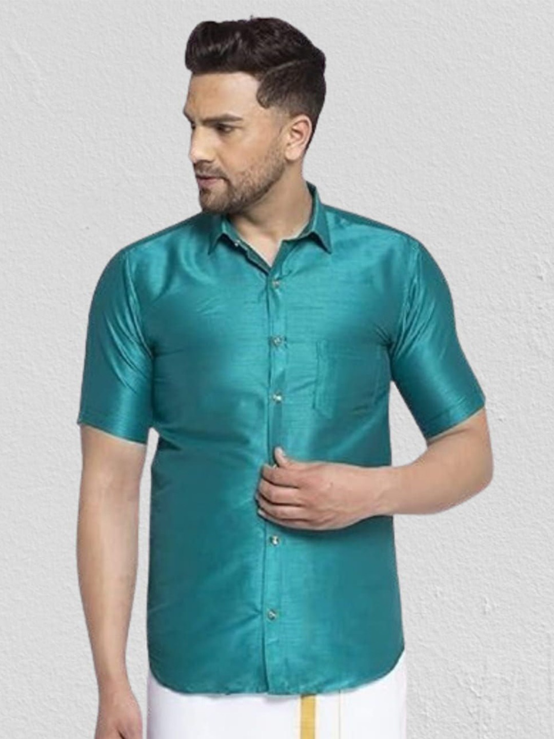 

BANHUSSAIN Men Cutaway Collar Solid Silk Casual Shirt, Green