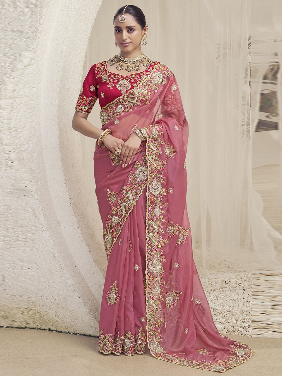 

ODETTE Embroidered Silk Blend Saree, Pink