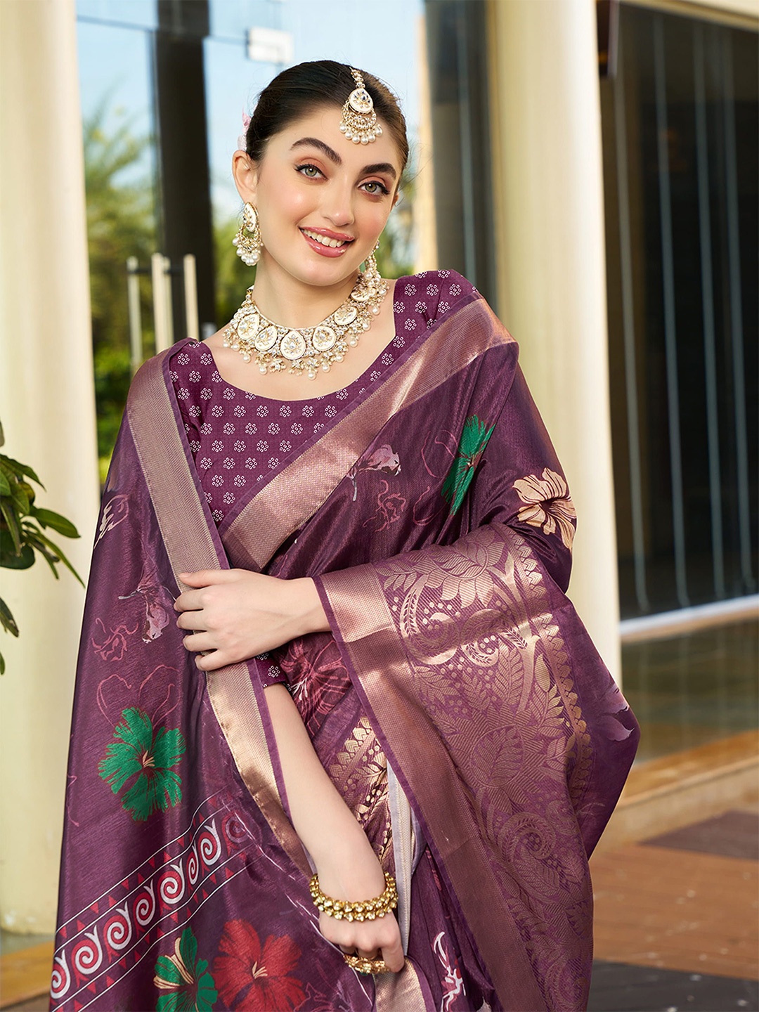 

KAYOMMI Digital Floral Zari Pure Crepe Baluchari Saree, Purple