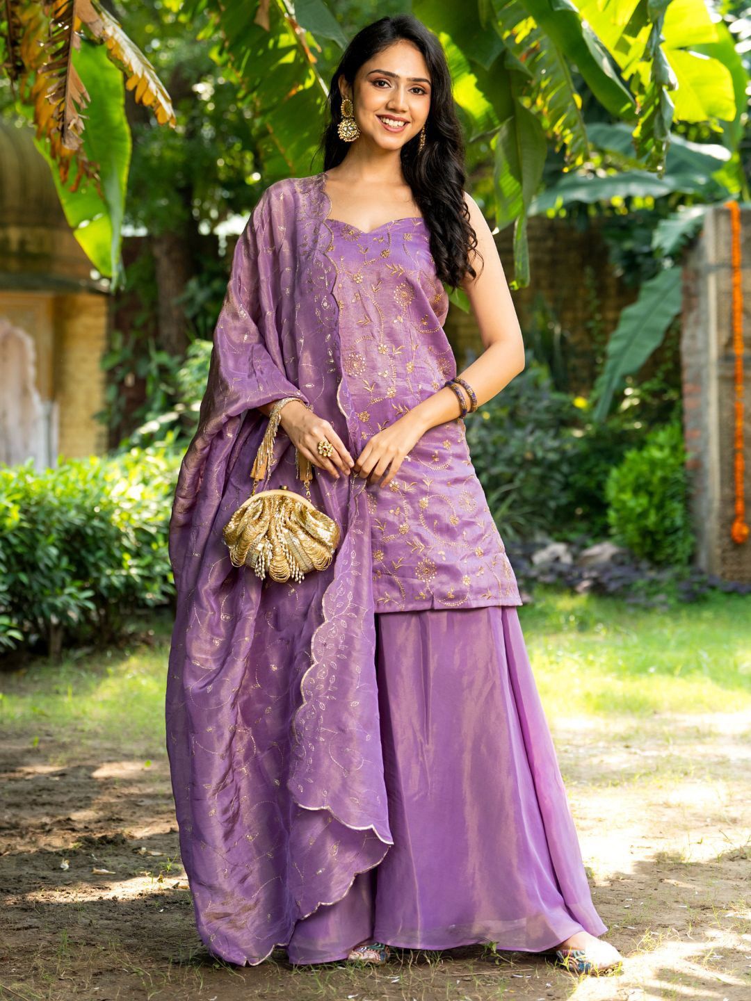 

HOUSE OF JAMOTI Floral Embroidered Thread Work Kurti with Palazzos & Dupatta, Purple