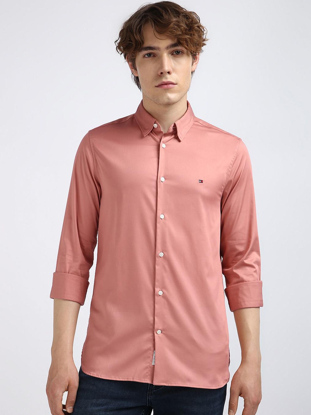 

Tommy Hilfiger Men Spread Collar Solid Cotton Slim Fit Casual Shirt, Pink