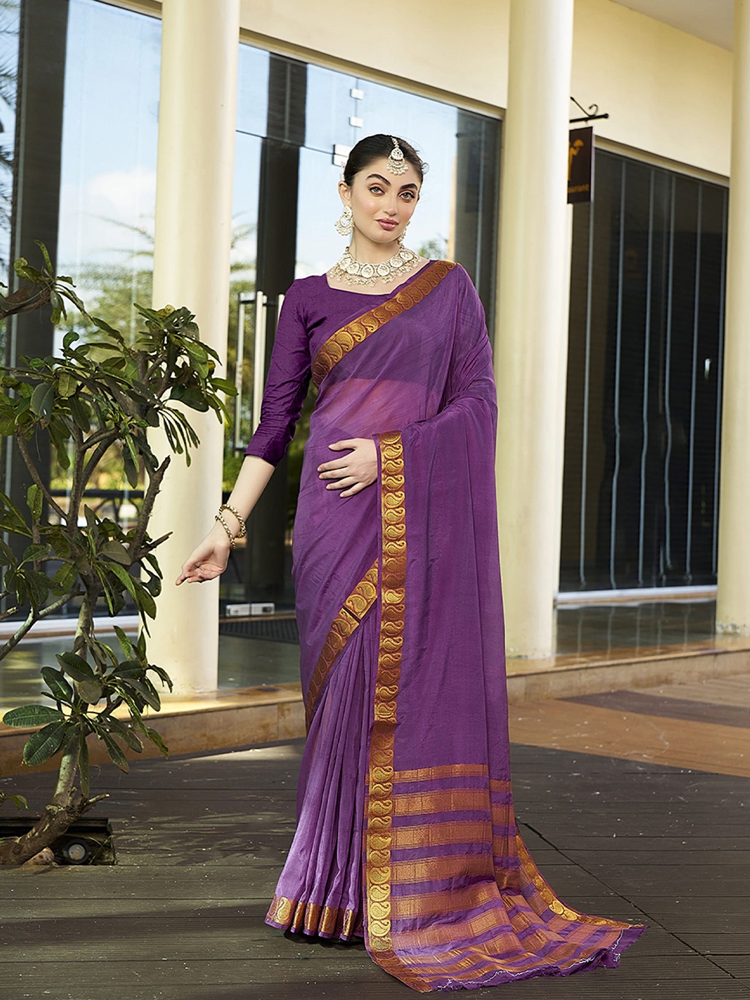 

KAYOMMI Solid Zari Pure Crepe Banarasi Saree, Purple