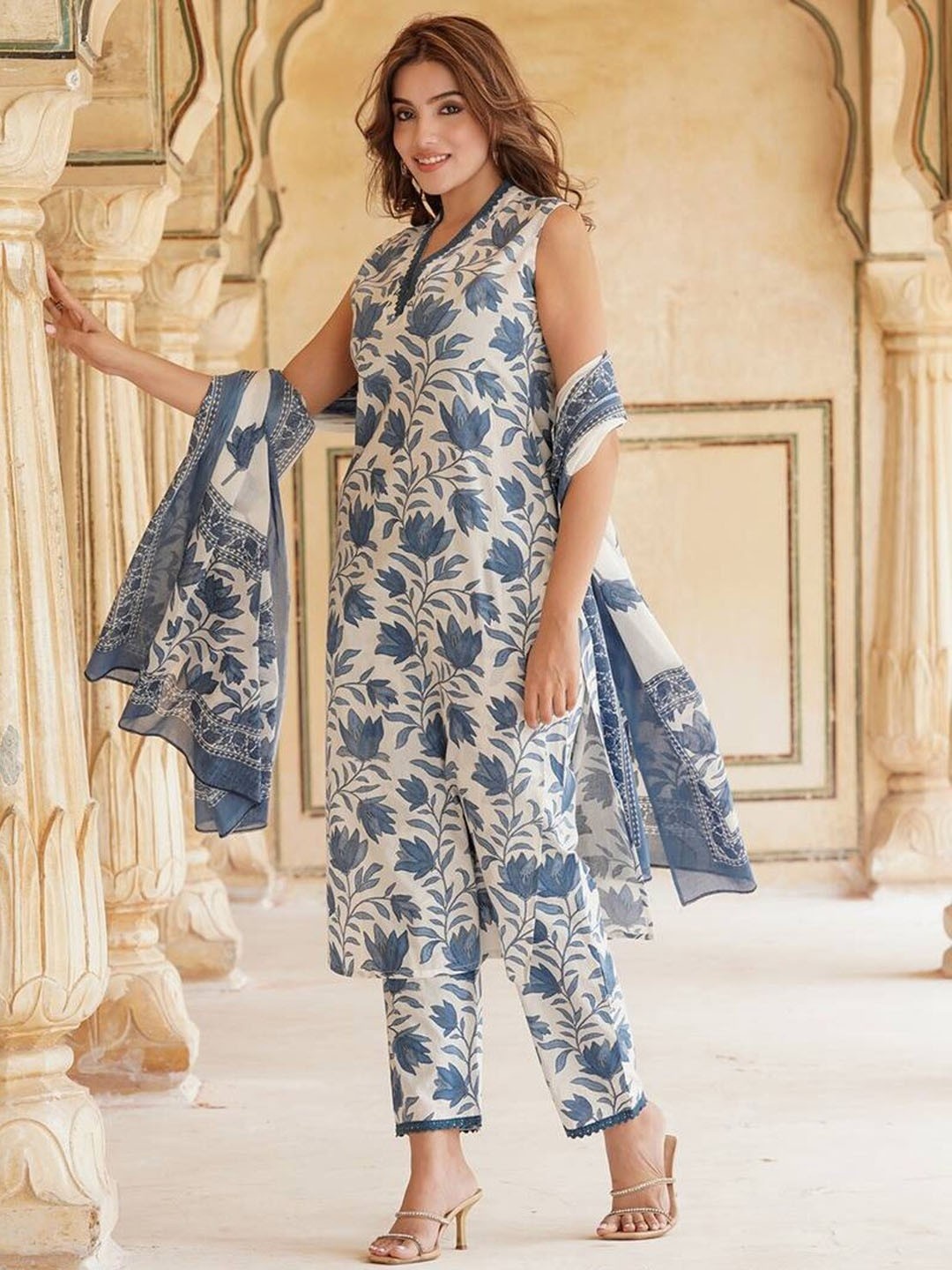 

GoSriKi Floral Printed V-Neck Straight Kurta with Trousers & Dupatta, White
