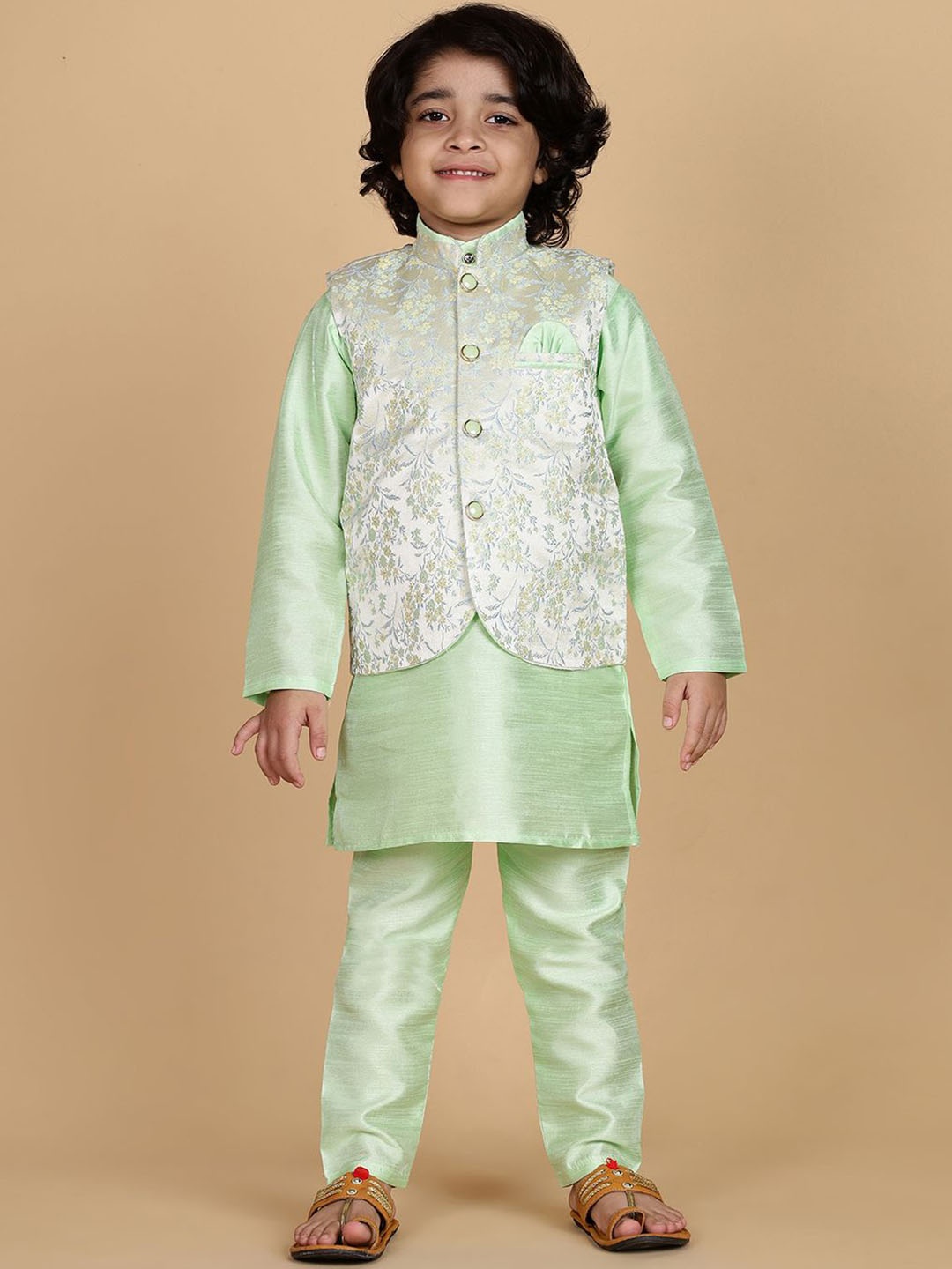 

Ridokidz Boys Mandarin Collar Straight Kurta With Pyjama & Nehru jacket, Green