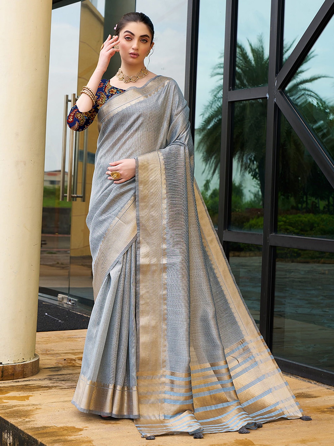 

KAYOMMI Woven Design Jute Silk Bhagalpuri Saree, Grey