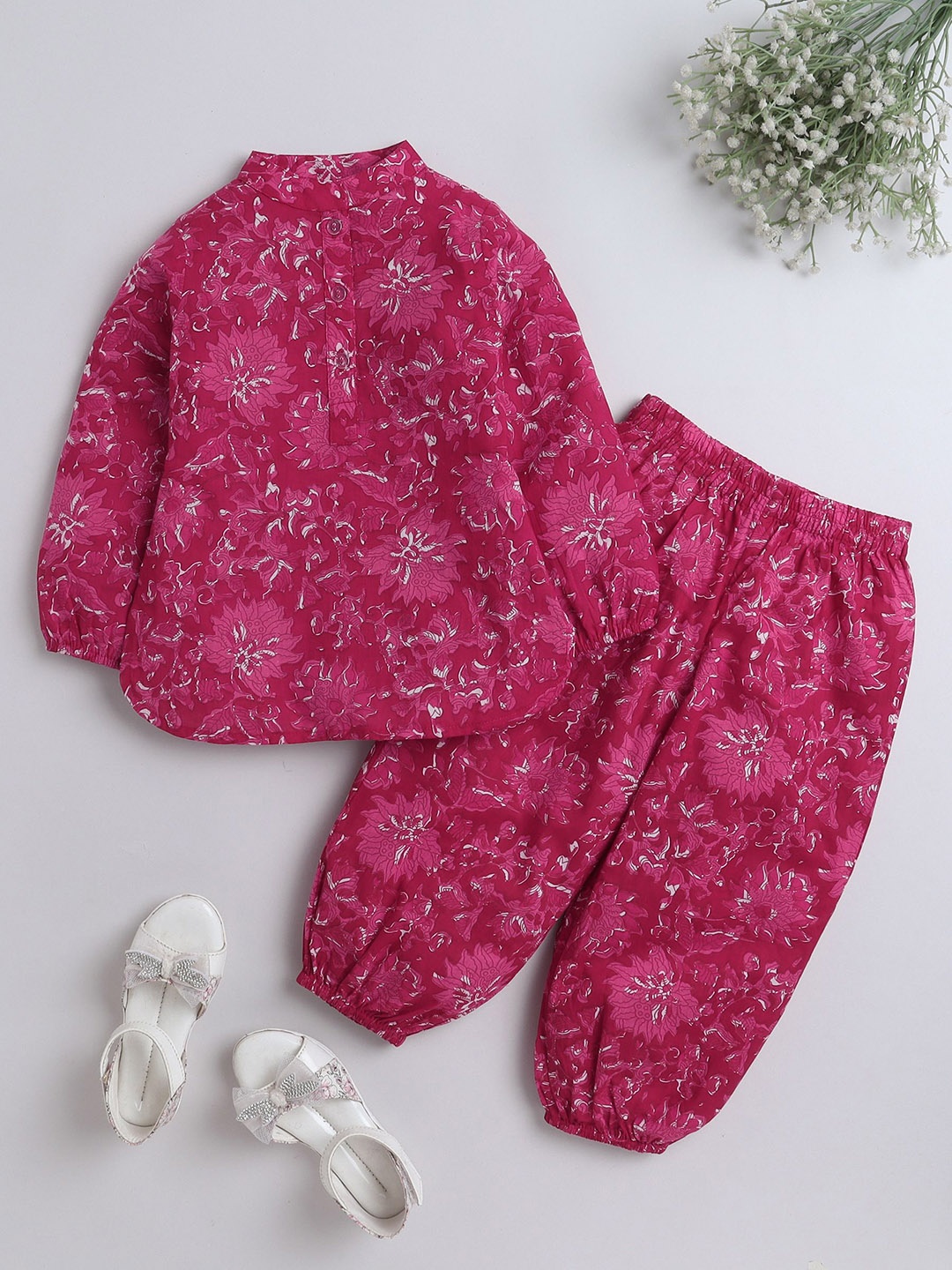 

The Magic Wand Girls Floral Printed Night suit, Fuchsia