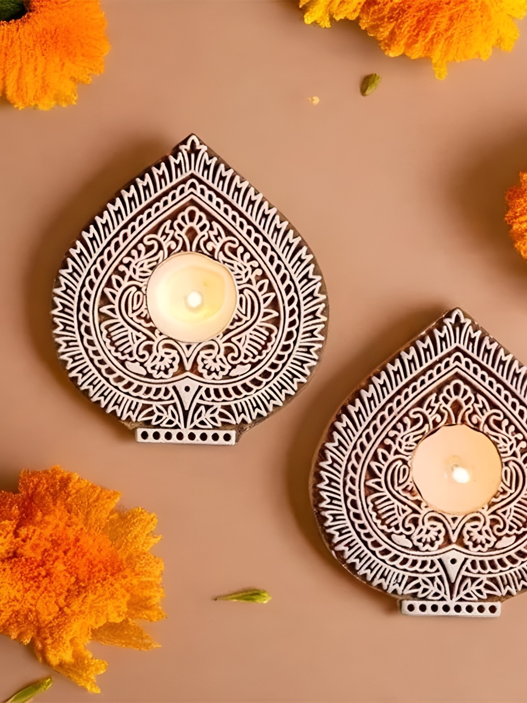 

Ascension Brown Set of 2 Candle Holder