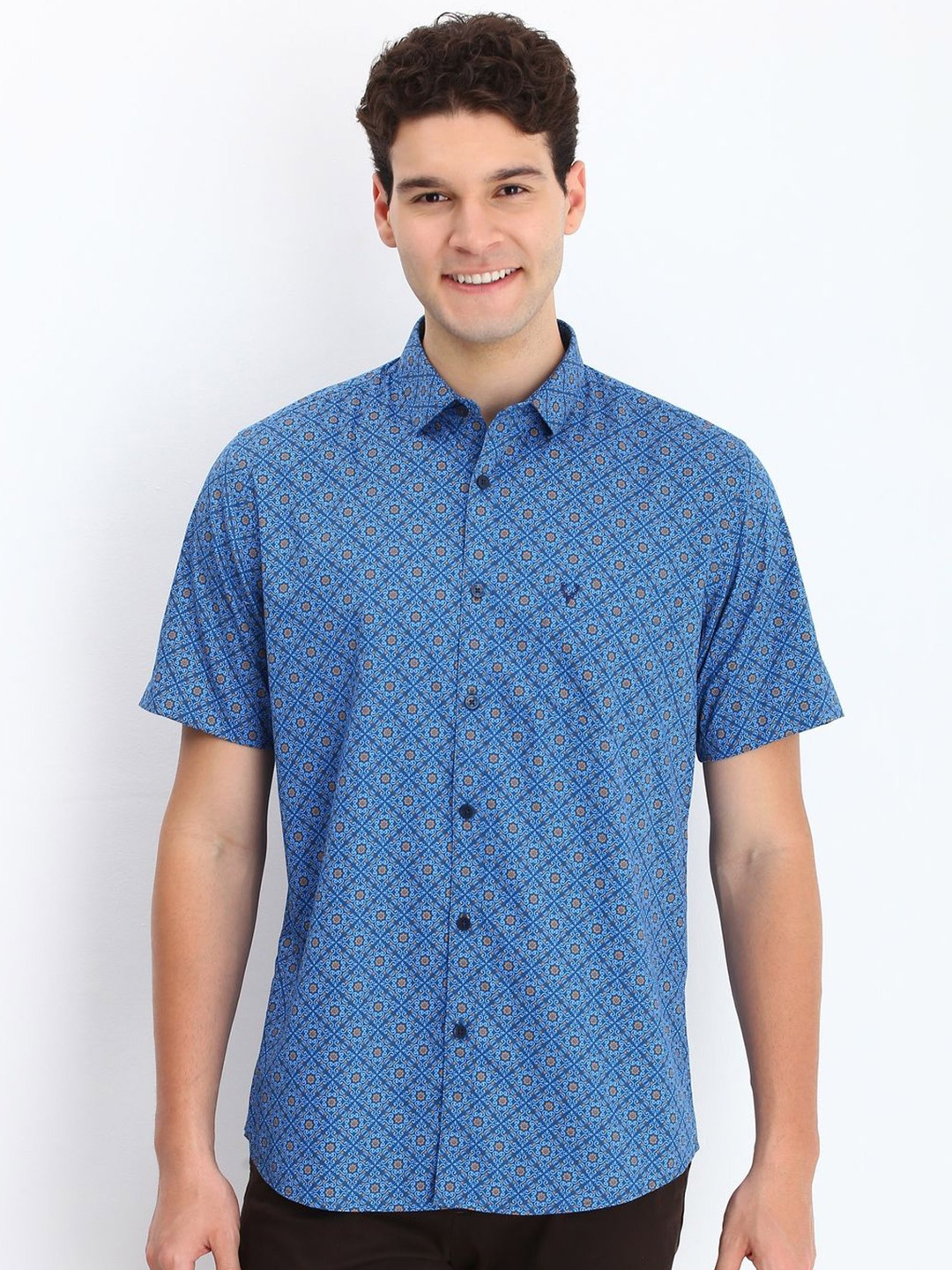 

Allen Solly Men Cutaway Collar Geometric Printed Cotton Slim Fit Casual Shirt, Blue