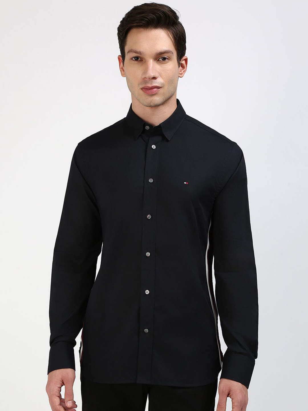 

Tommy Hilfiger Men Spread Collar Solid Cotton Casual Shirt, Black