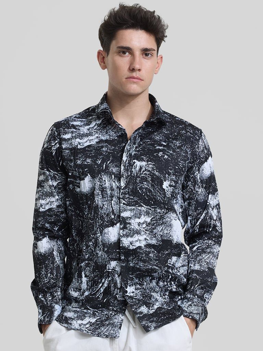 

Snitch Men Smart Spread Collar Abstract Printed Slim Fit Casual Shirt, Black