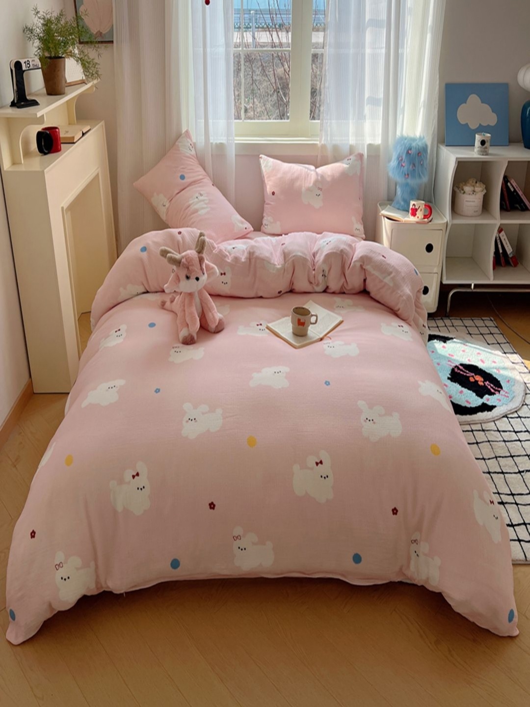 

JC HOME Pink & White Self Design Polycotton 3 Piece Double Queen Regular Bedding Set