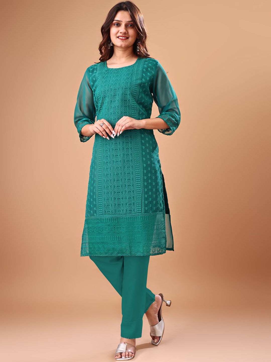 

KAYRAAH Women Embroidered Pure Georgette Straight Kurta, Green