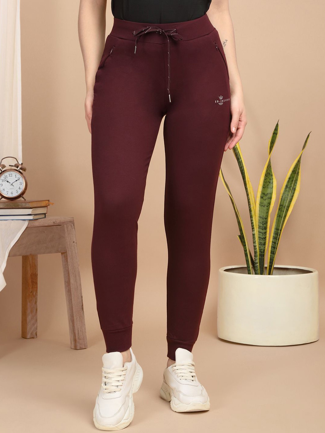 

Sweet Dreams Women Mid-Rise Regular Fit Joggers Track Pants, Maroon