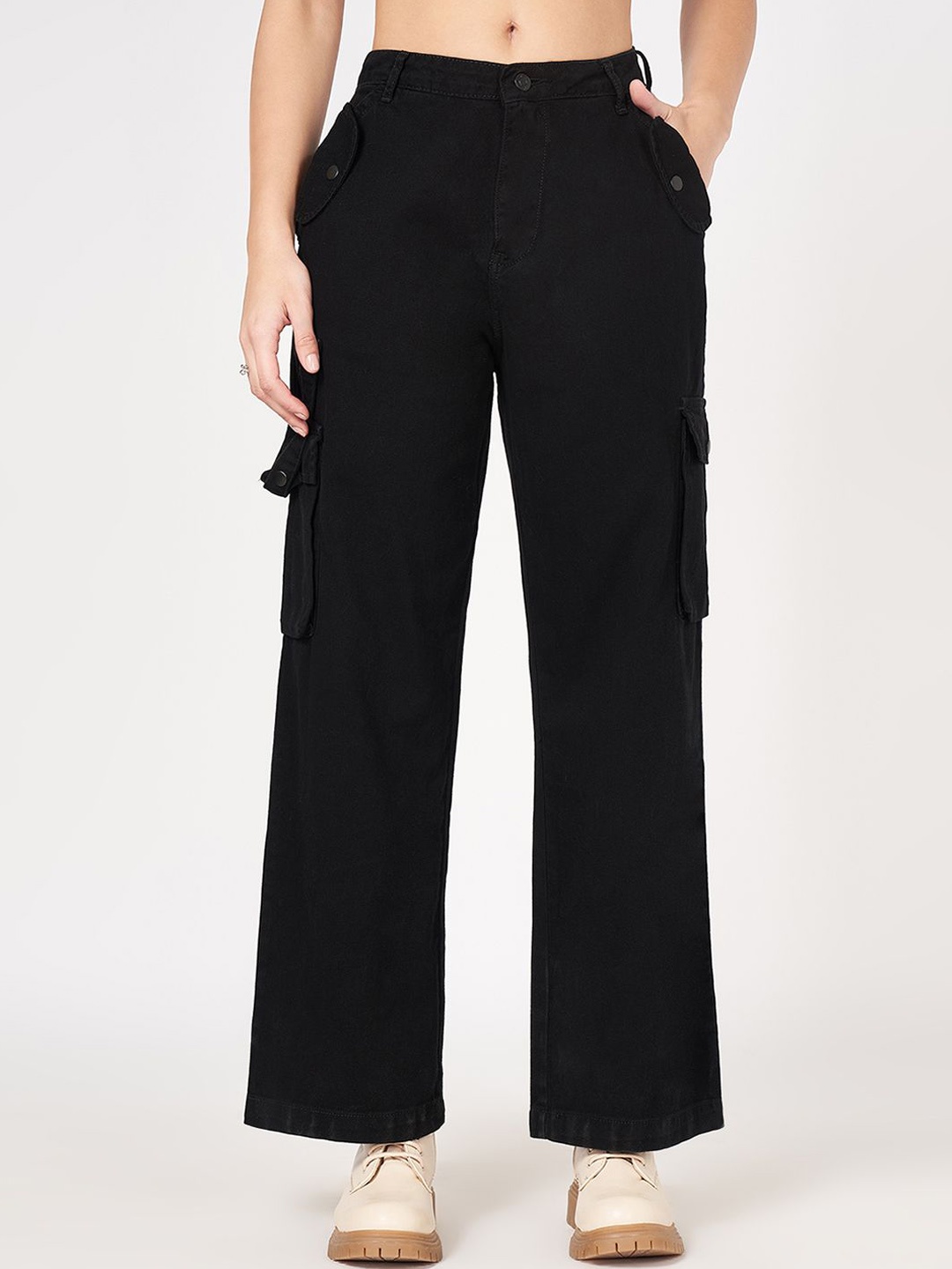 

People Women Flared Mid-Rise Clean Look Jeans, Black