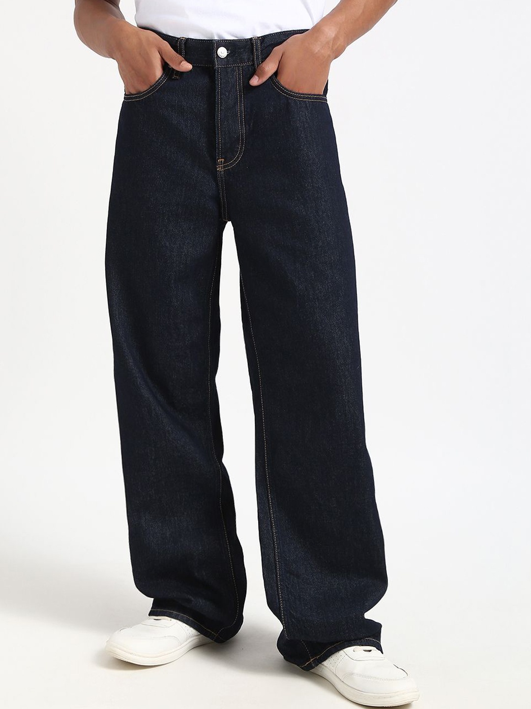 

Calvin Klein Jeans Men Relaxed Fit Low Distress Mid-Rise Cotton Jeans, Blue