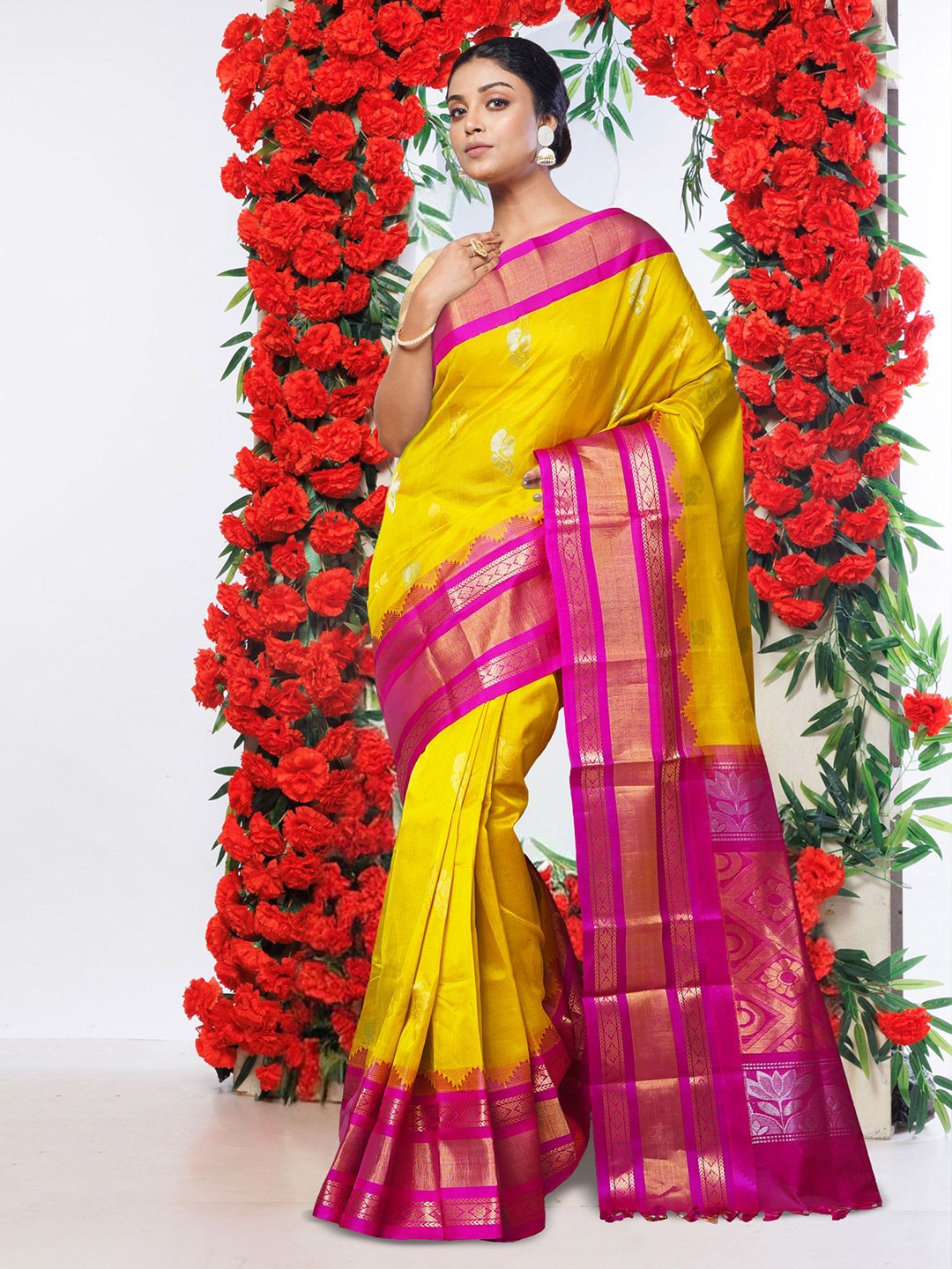 

Unnati Silks Pure Silk Woven Design Handloom Kanjeevaram Saree, Yellow