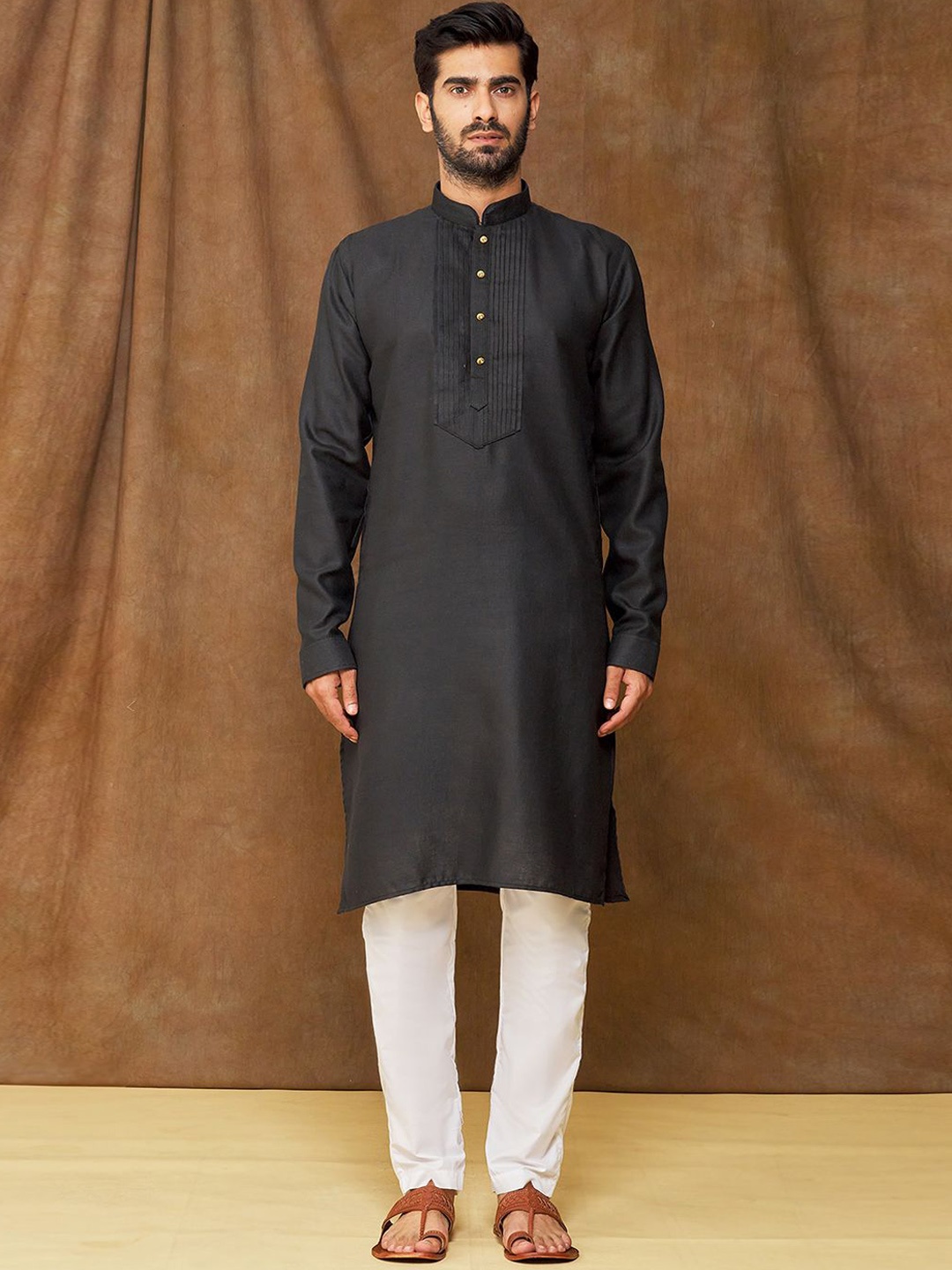 

Samyukta Singhania Linen Cotton Mandarin Collar Kurta With Trousers, Black