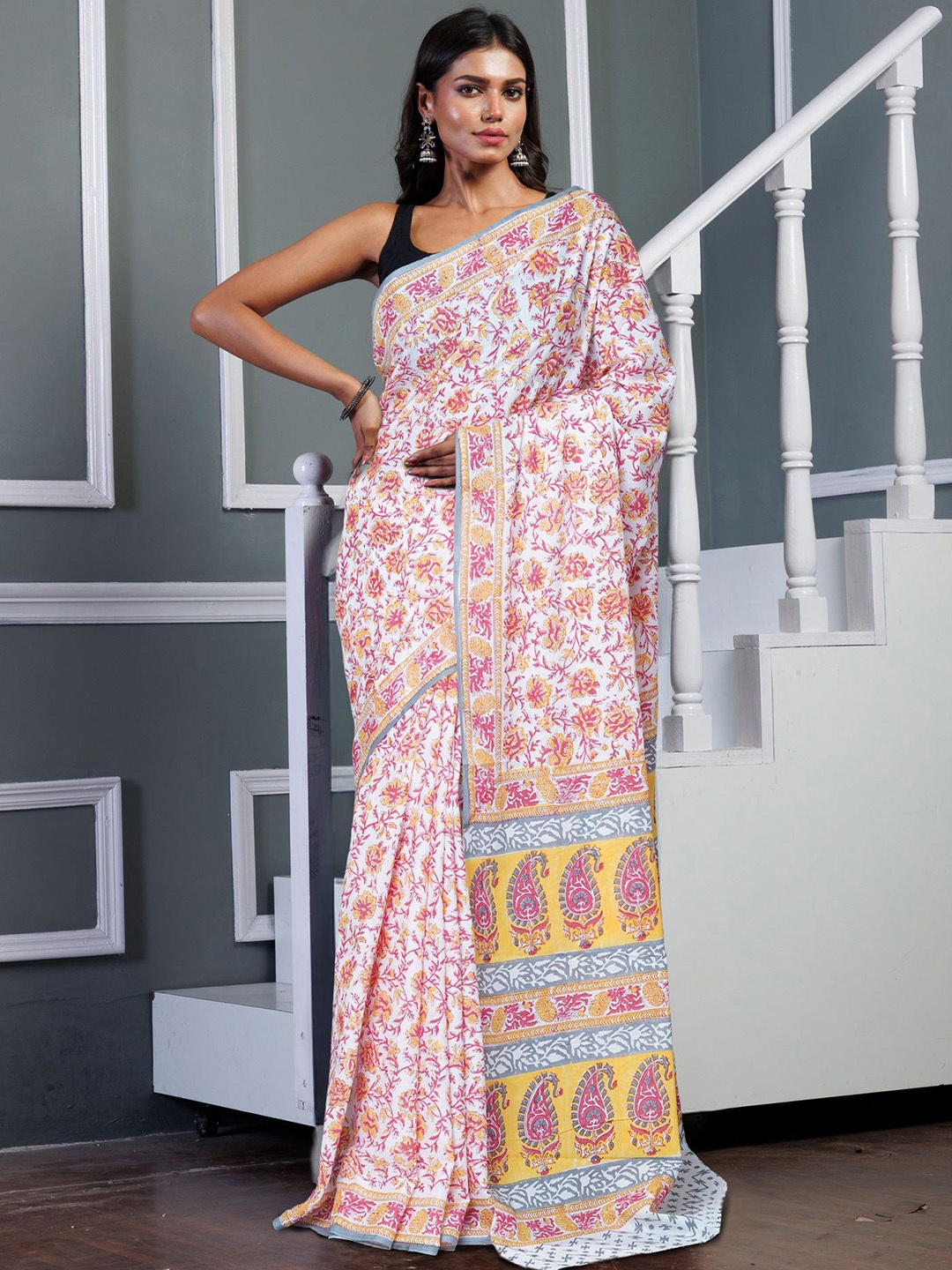 

Unnati Silks Pure Cotton Handloom Block Print Saree, White