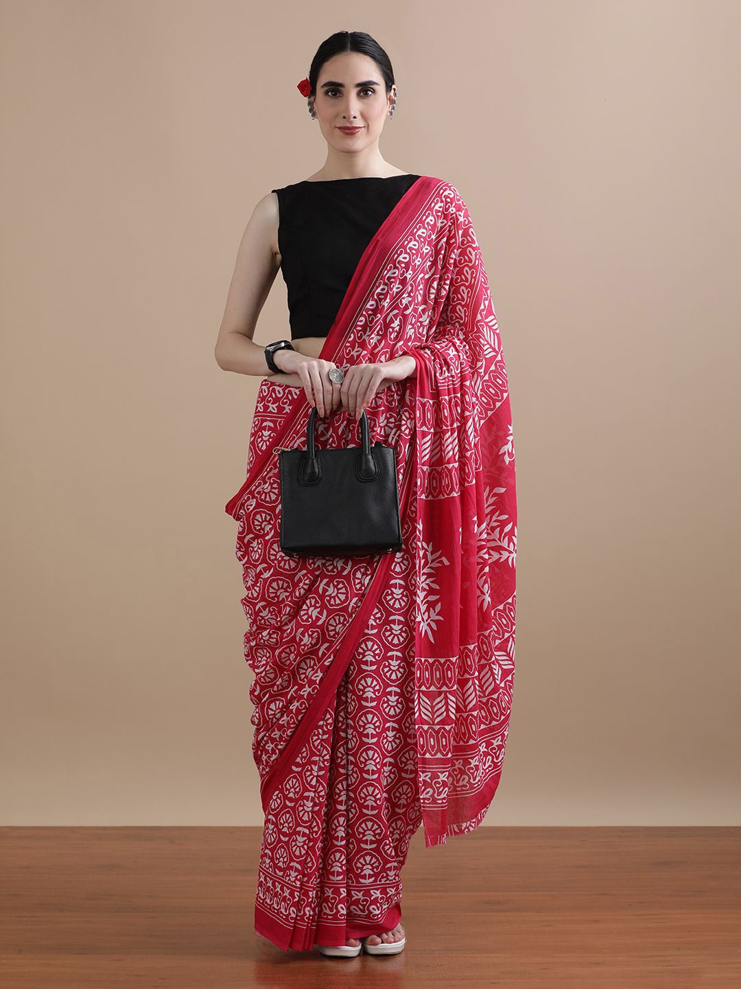 

Jaipur Kurti Floral Printed Pure Cotton Saree, Red