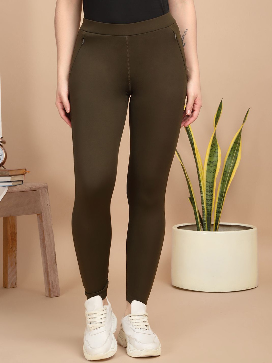

Sweet Dreams Women Mid-Rise Regular Fit Trousers, Olive