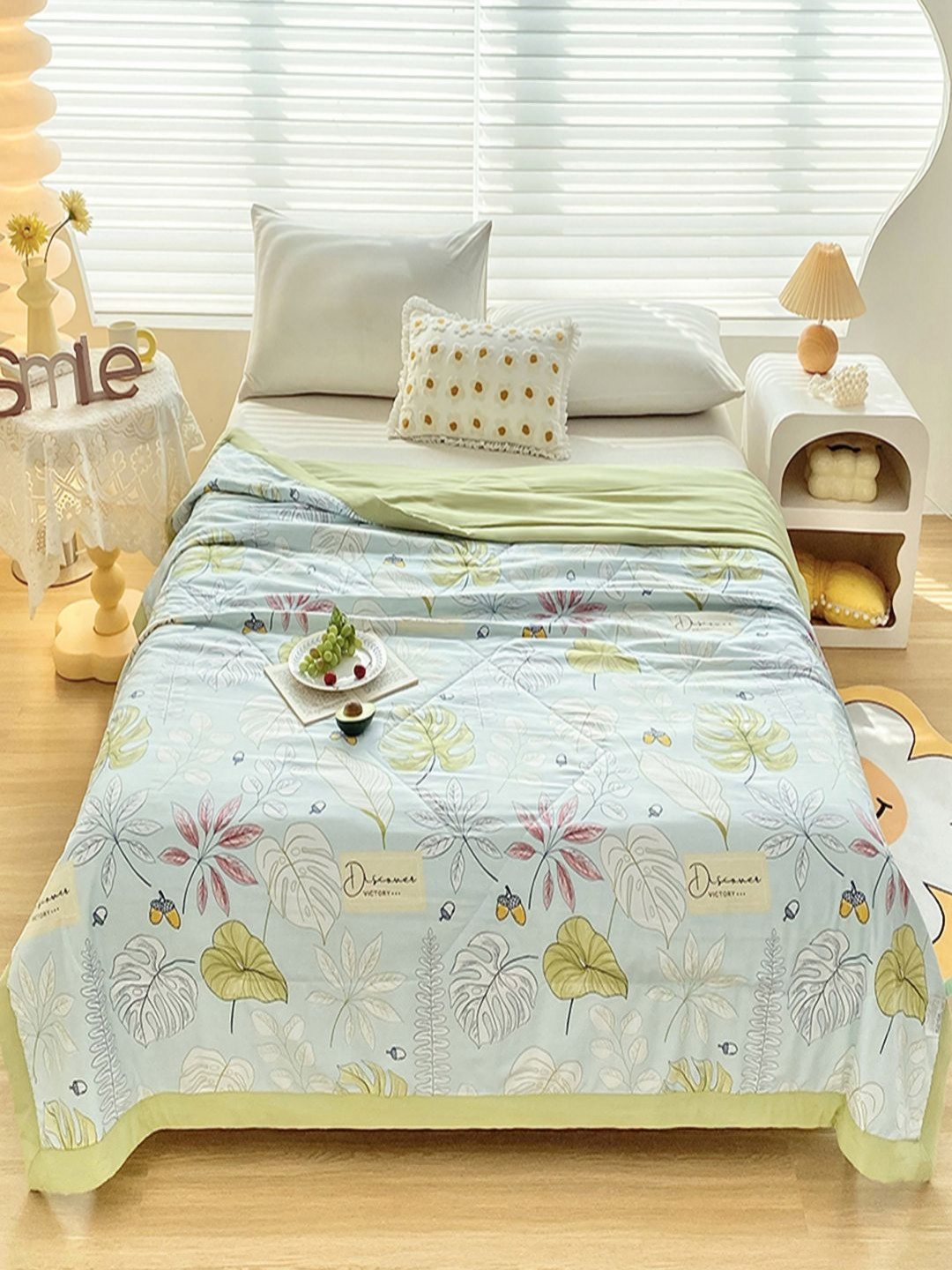 

JC HOME Blue & Green Floral AC Room 300 GSM Double Bed Quilt