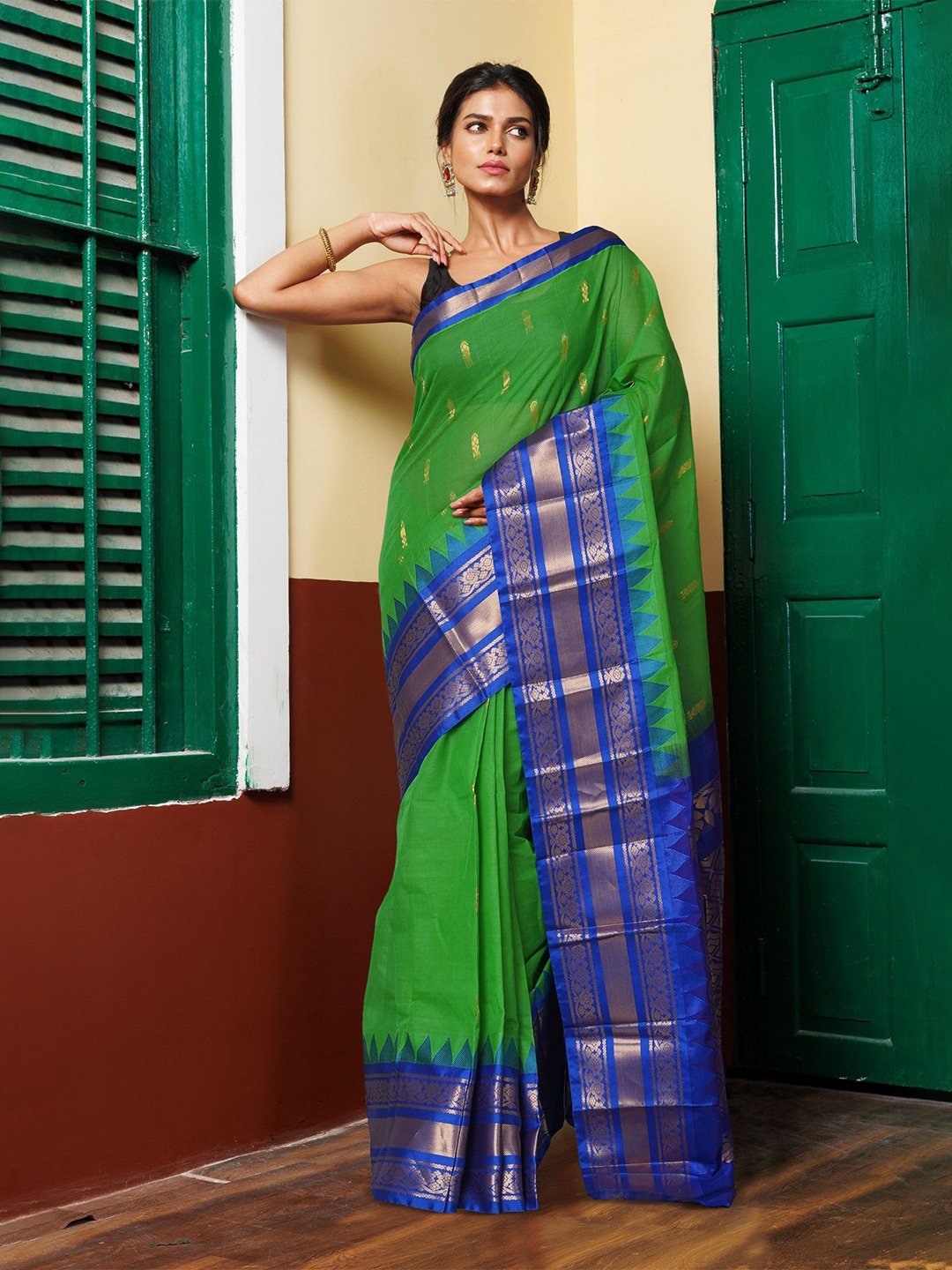 

Unnati Silks Woven Design Pure Cotton Handloom Gadwal Saree, Green