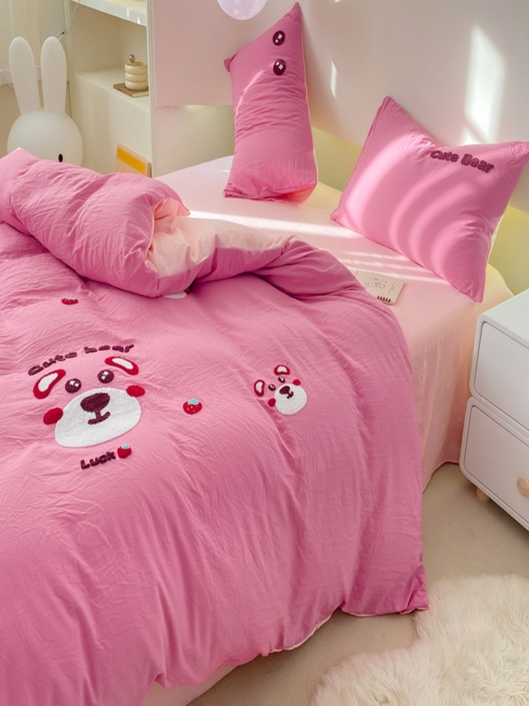 

JC HOME Pink & White Cartoon Characters Polycotton 3 Piece Double Queen Regular Bedding Set