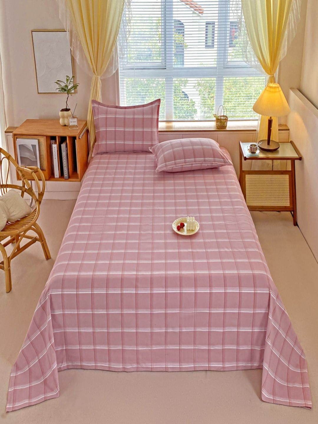 

JC HOME Pink & White Geometric Cotton 230 TC Double King Bedsheet Set-2 m x 2.3 m