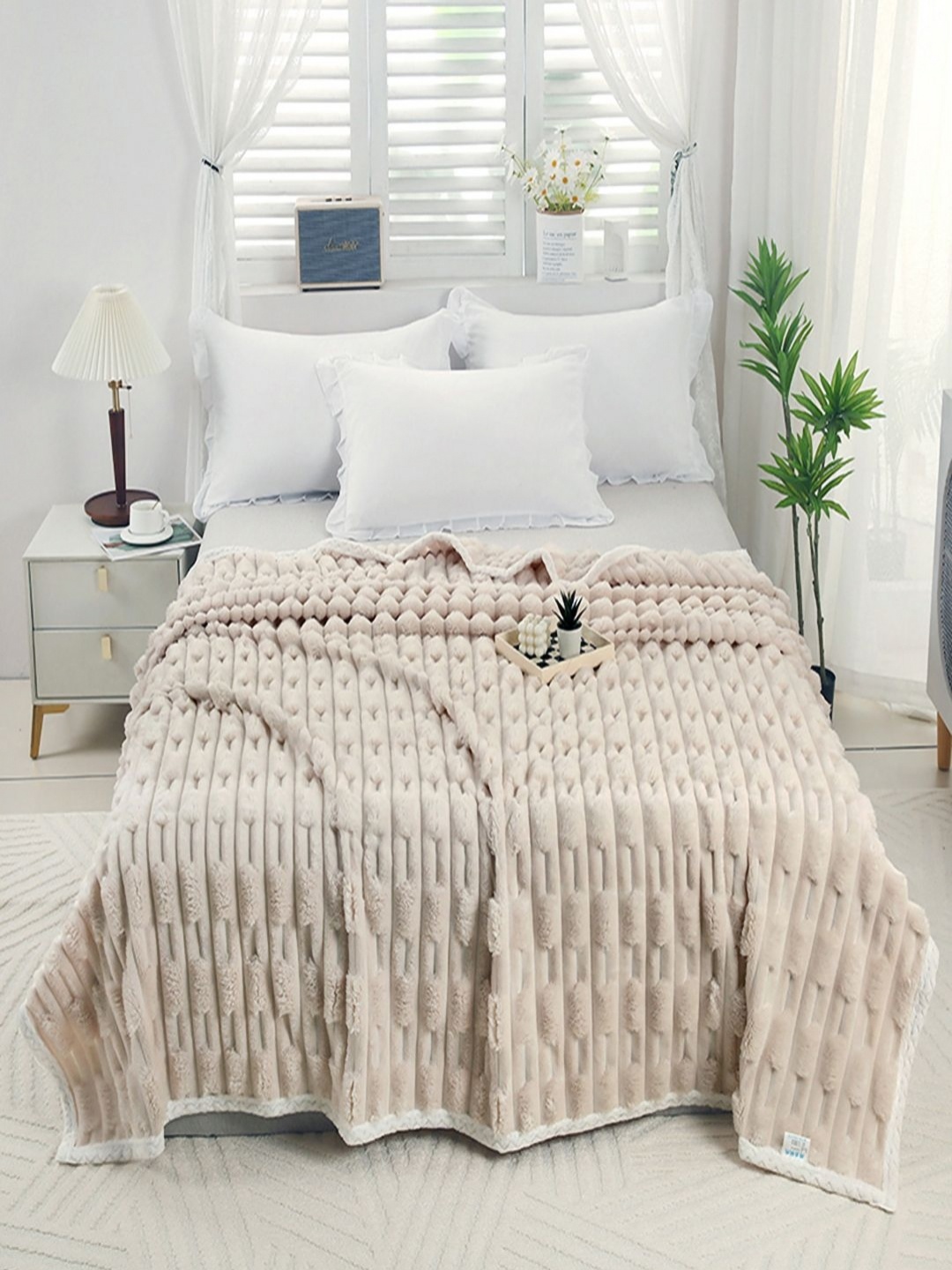 

JC HOME White & Cream-Coloured AC Room 400 GSM Double Bed Blanket