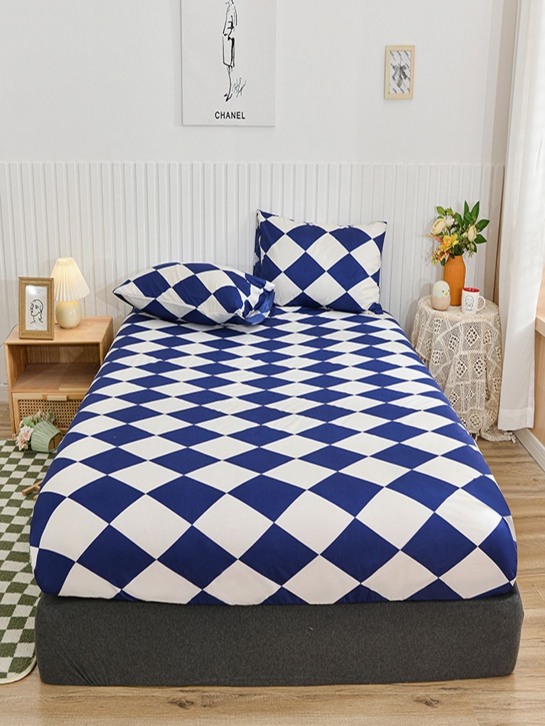 

JC HOME Blue & White Geometric 140 TC Fitted Double Queen Bedsheet Set-1.5 m x 2 m