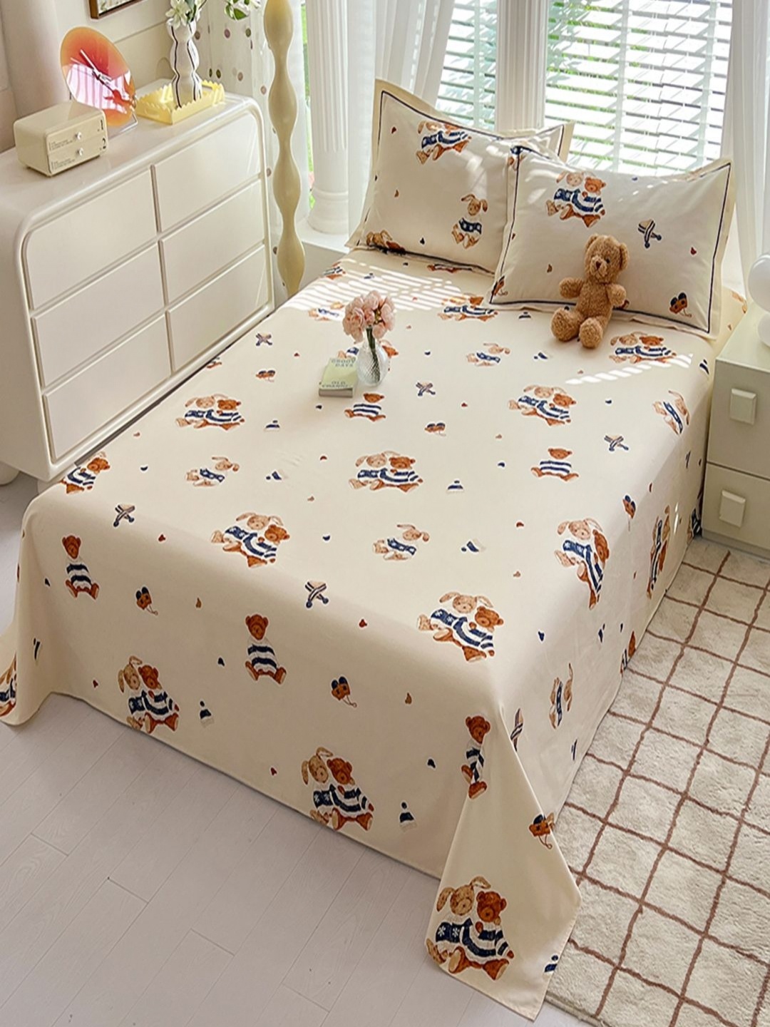 

JC HOME Cream-Coloured & Blue Pure Cotton Queen Bedsheet Set 2 m x 2.30 m