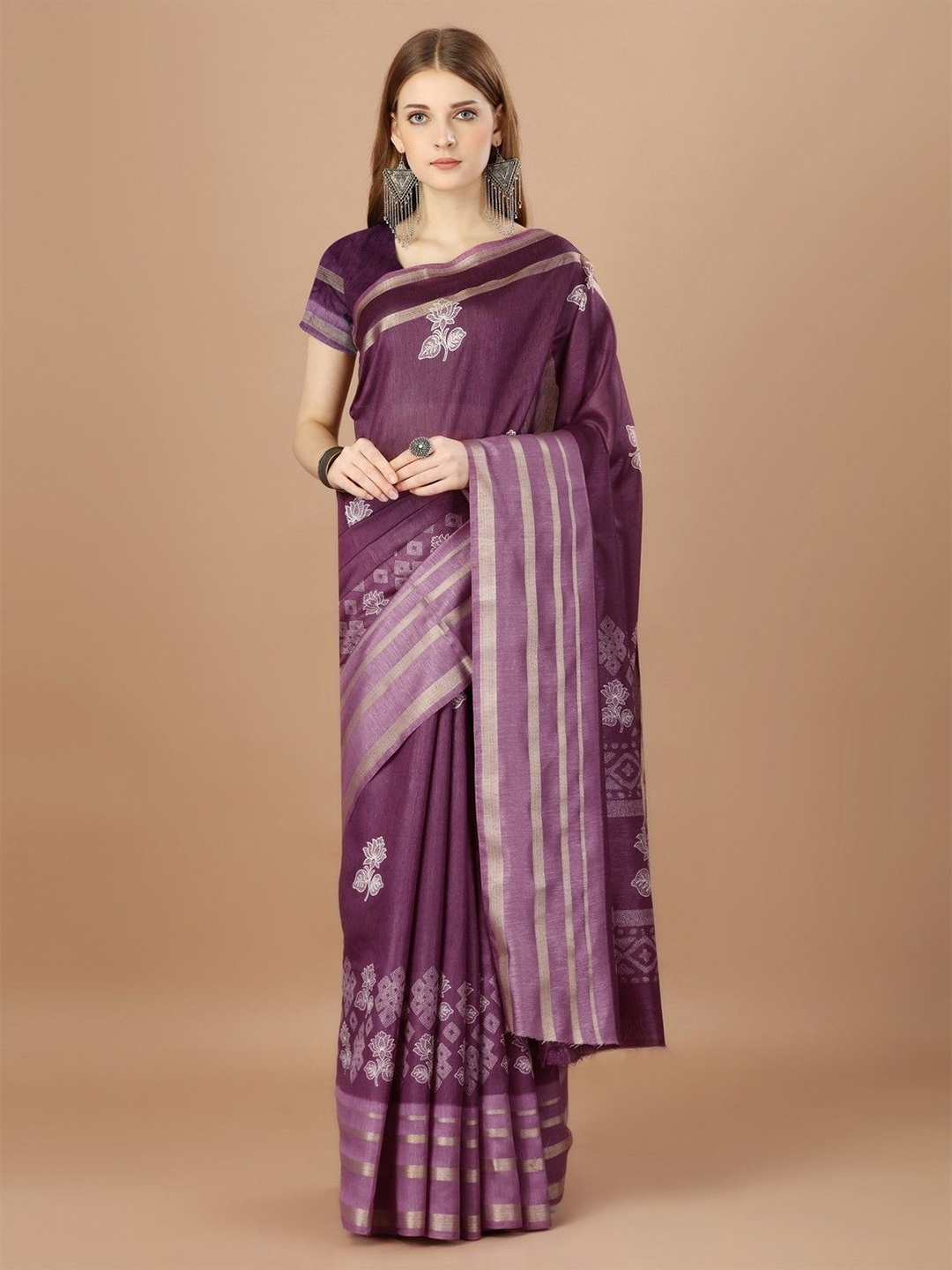 

DIVASTRI Ajrak Block Printed Zari Pure Silk Saree, Magenta