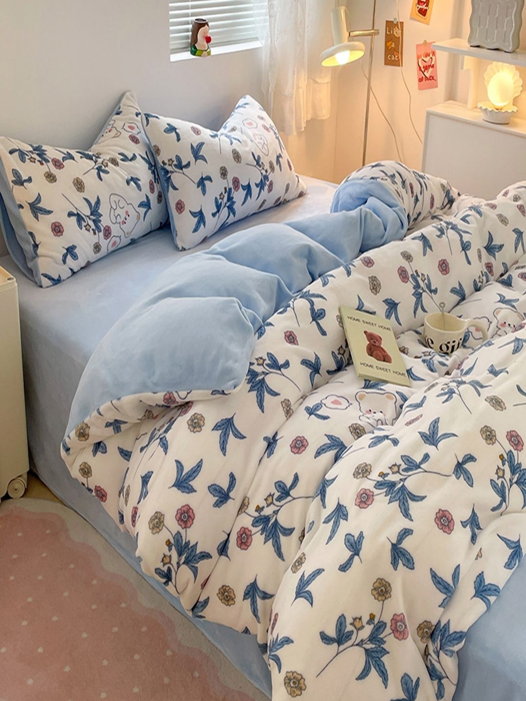 

JC HOME Blue & White Floral Polycotton 3 Piece Double Queen Regular Bedding Set