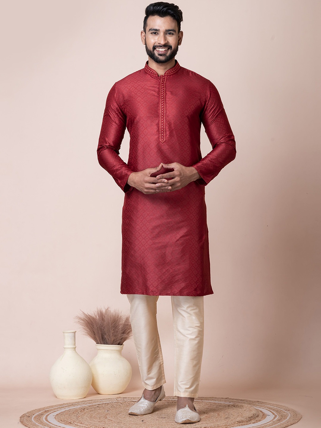 

HERE&NOW Maroon Geometric Woven Design Mandarin Collar Thread Work Straight Kurta