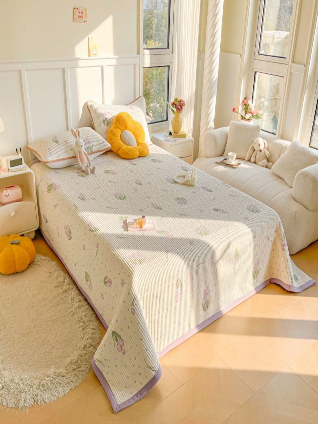 

JC HOME White & Pink Floral Printed 162 TC Double King Bed Covers With 2 Pillow Covers