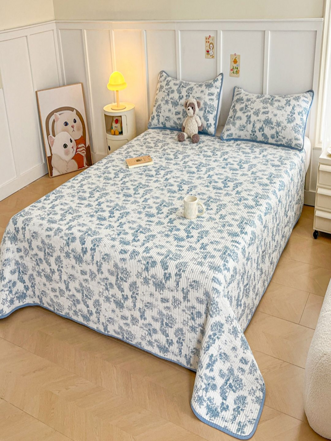

JC HOME White Floral Printed 240 TC Pure Cotton Queen Bed Cover With 2 Pillow Covers