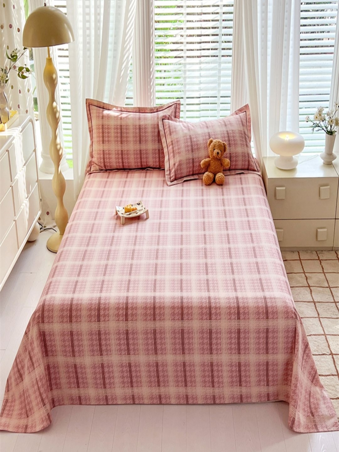 

JC HOME Pink & White Checked 230 TC King Bedsheet Set 2.50 m x 2.45 m