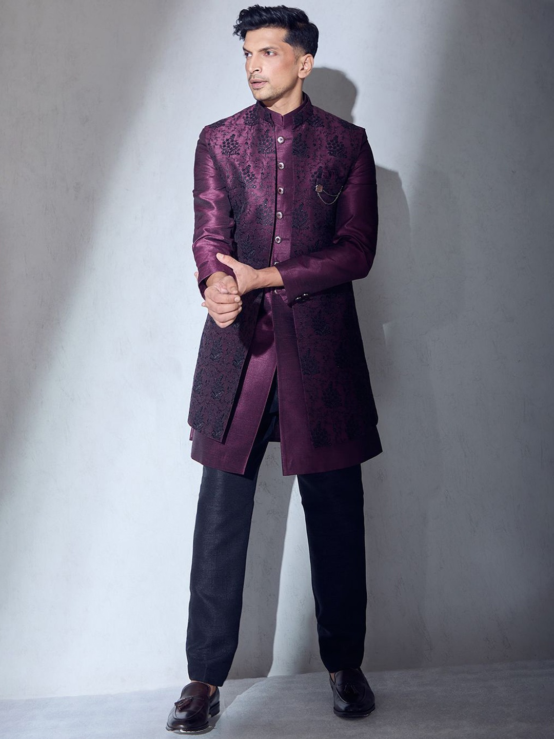 

Alaya Advani Men Floral Embroidered Sherwani Set, Purple