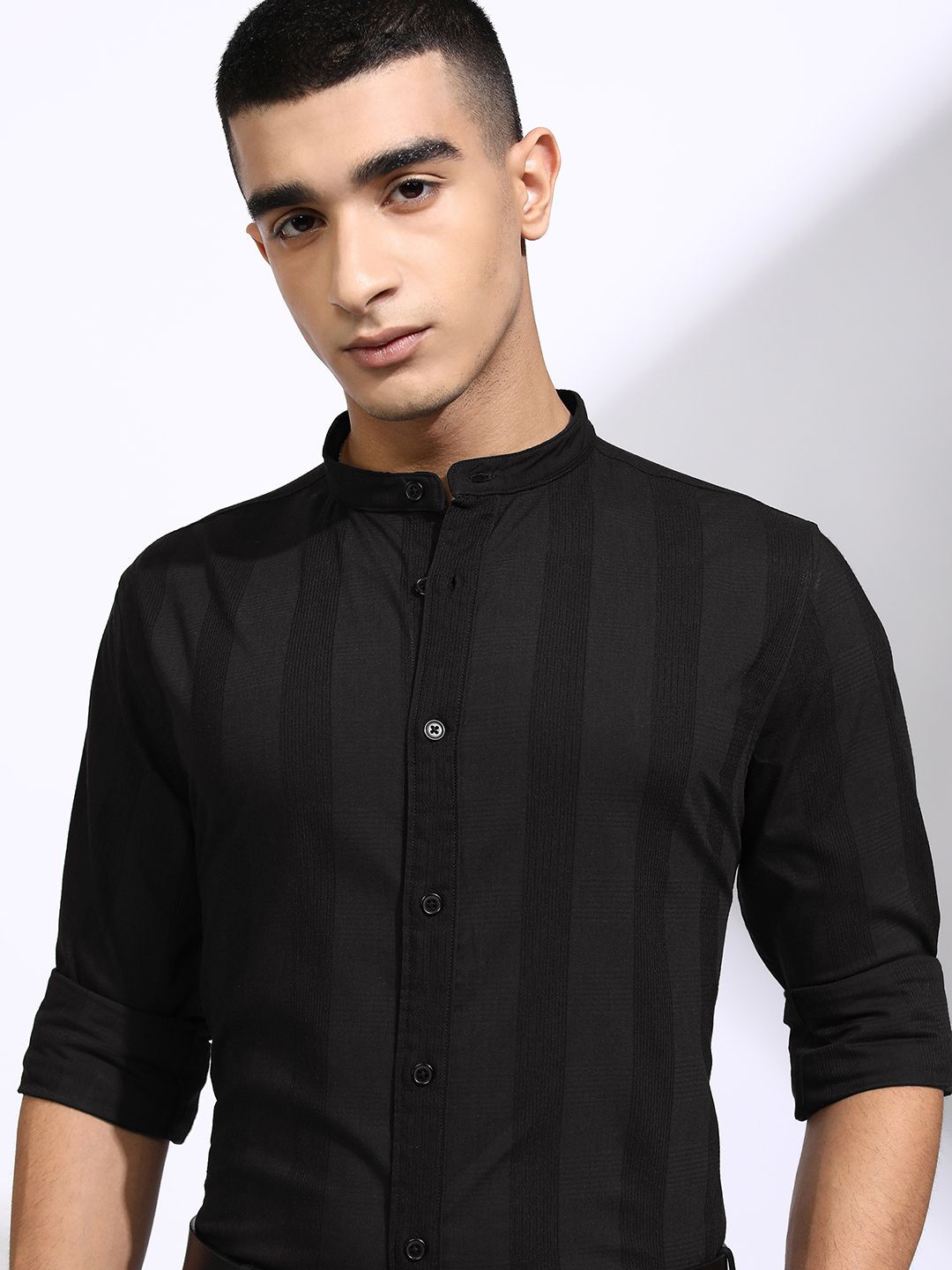 

HIGHLANDER Men Striped Regular Fit Casual Regular Fit Shirt, Black