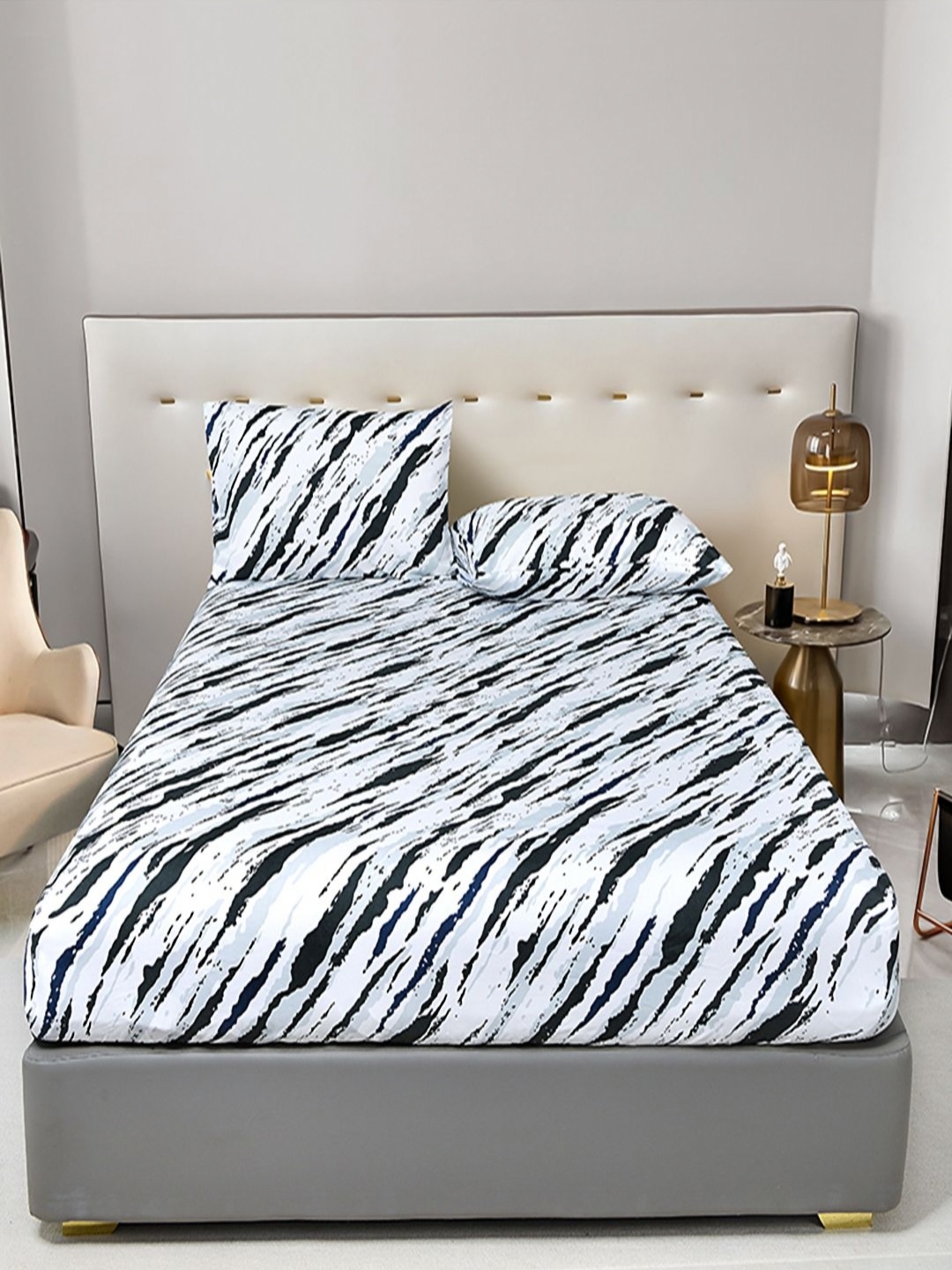 

JC HOME Blue & White 140 TC Queen Bedsheet Set 1.50 m x 2 m