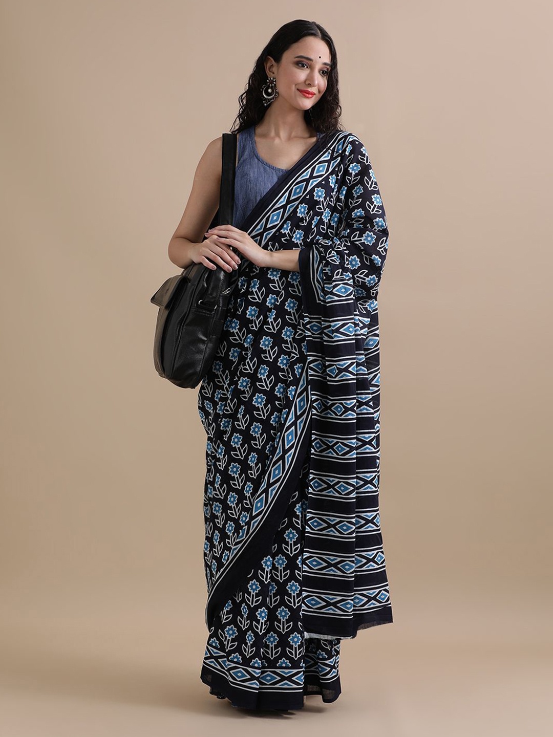

Jaipur Kurti Floral Printed Pure Cotton Saree, Navy blue