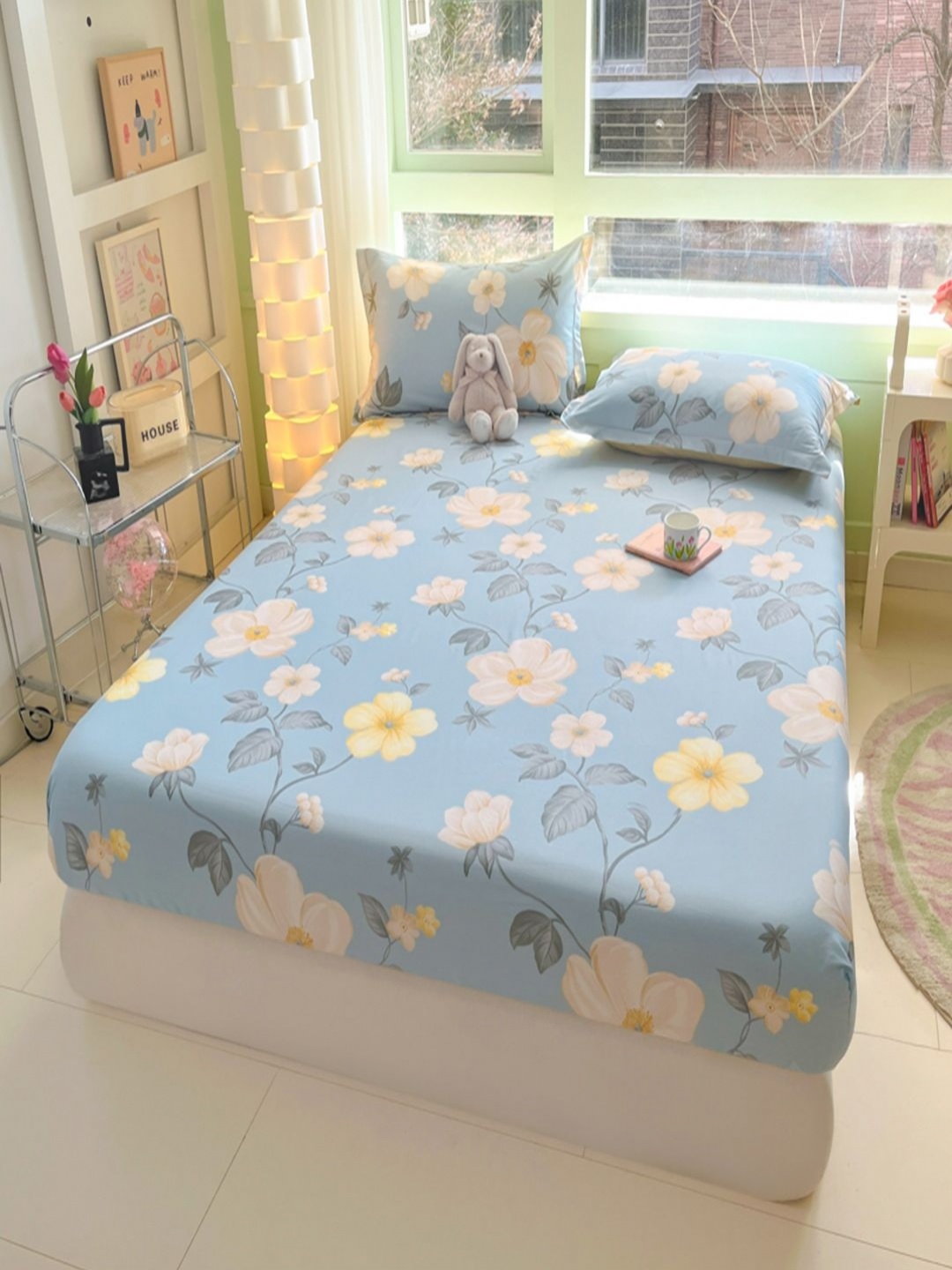 

JC HOME Blue & White Floral 220 TC Queen Bedsheet with 2 Pillow Covers