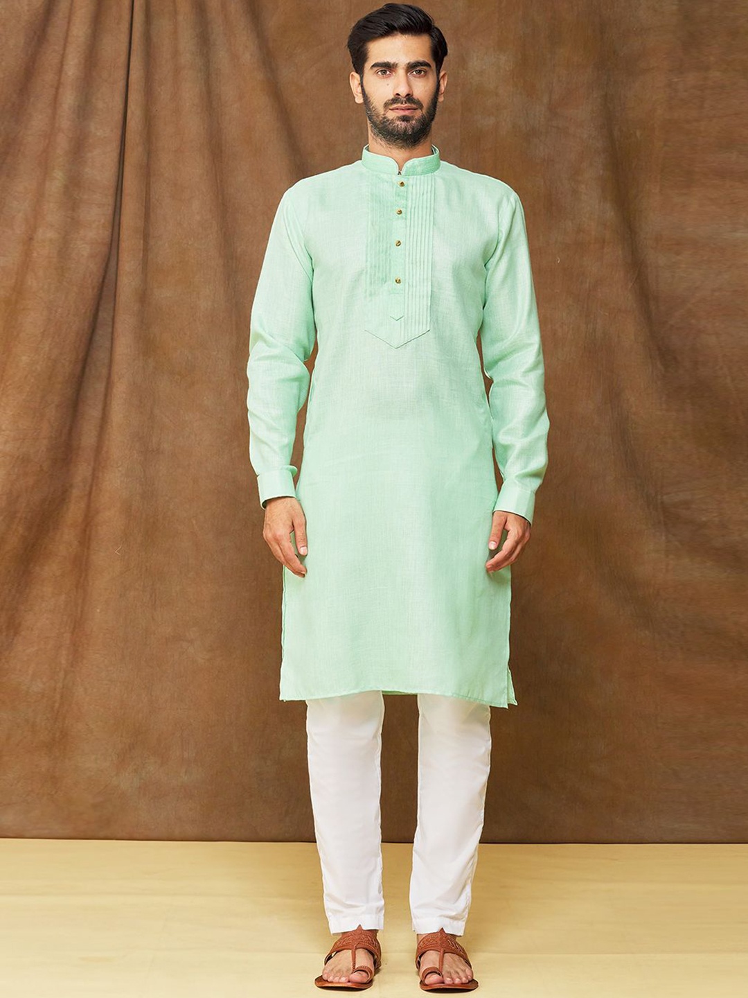 

Samyukta Singhania Mandarin Collar Straight Kurta With Trousers, Green