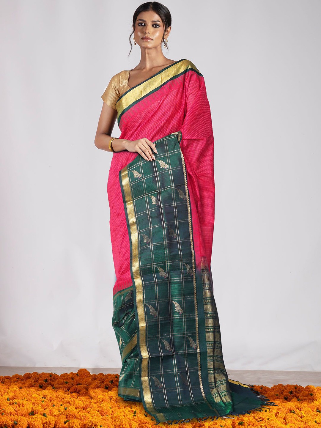 

Unnati Silks Woven Design Handloom Kanjeevaram Saree, Red