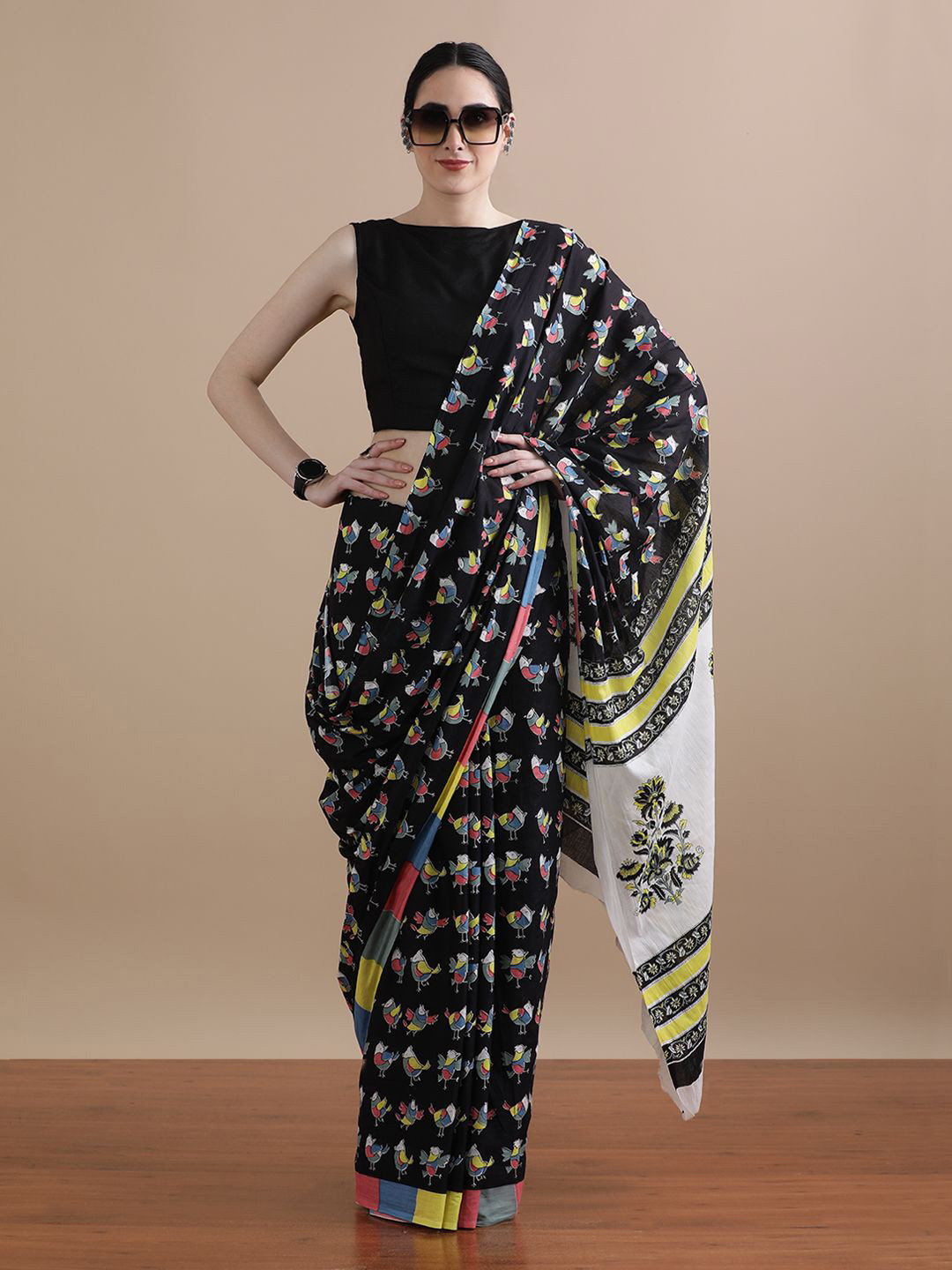 

Jaipur Kurti Pure Cotton Abstract Printed Saree, Black