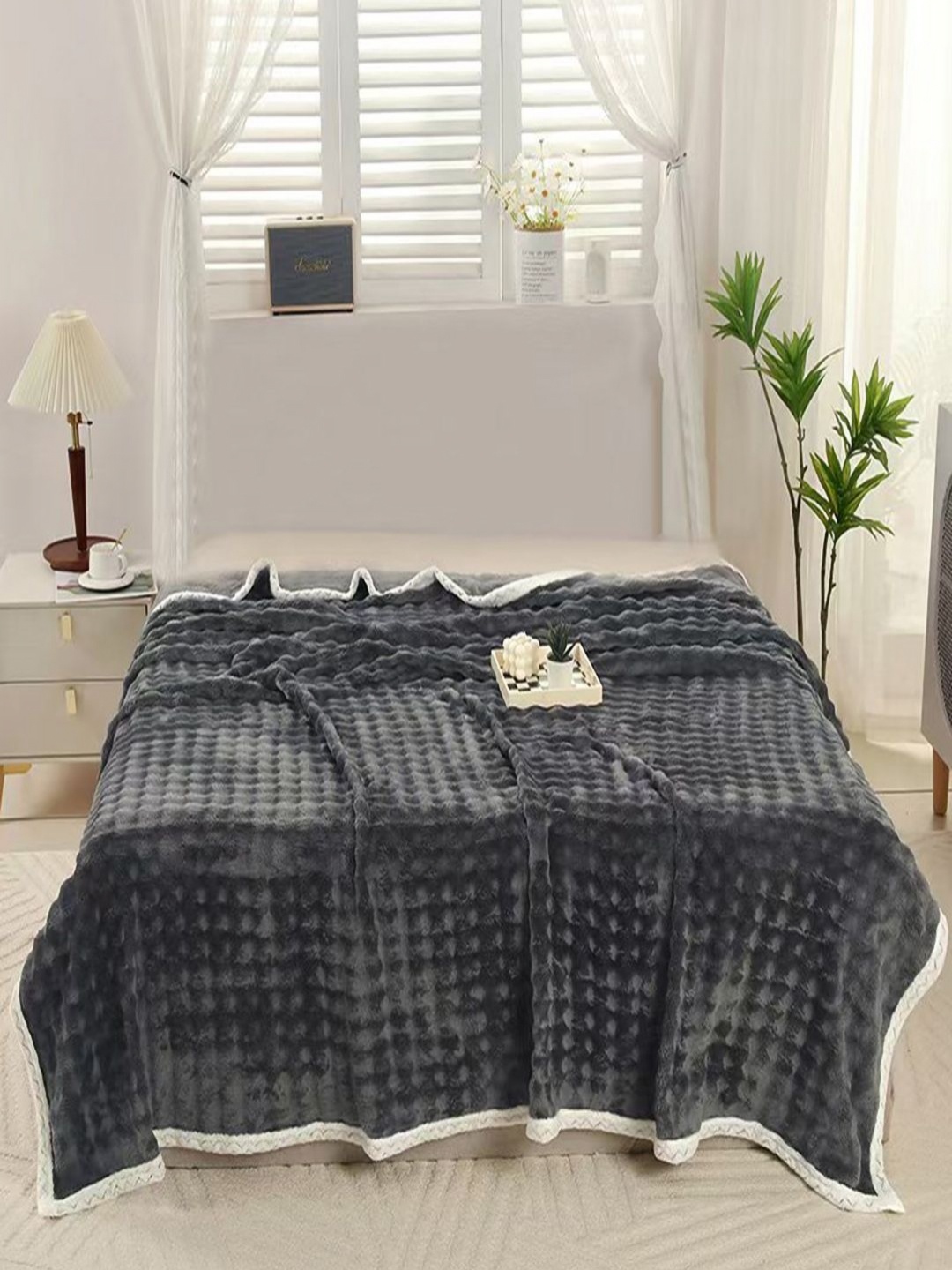 

JC HOME Grey & Cream-Coloured Geometric AC Room 300 GSM Double Bed Blanket