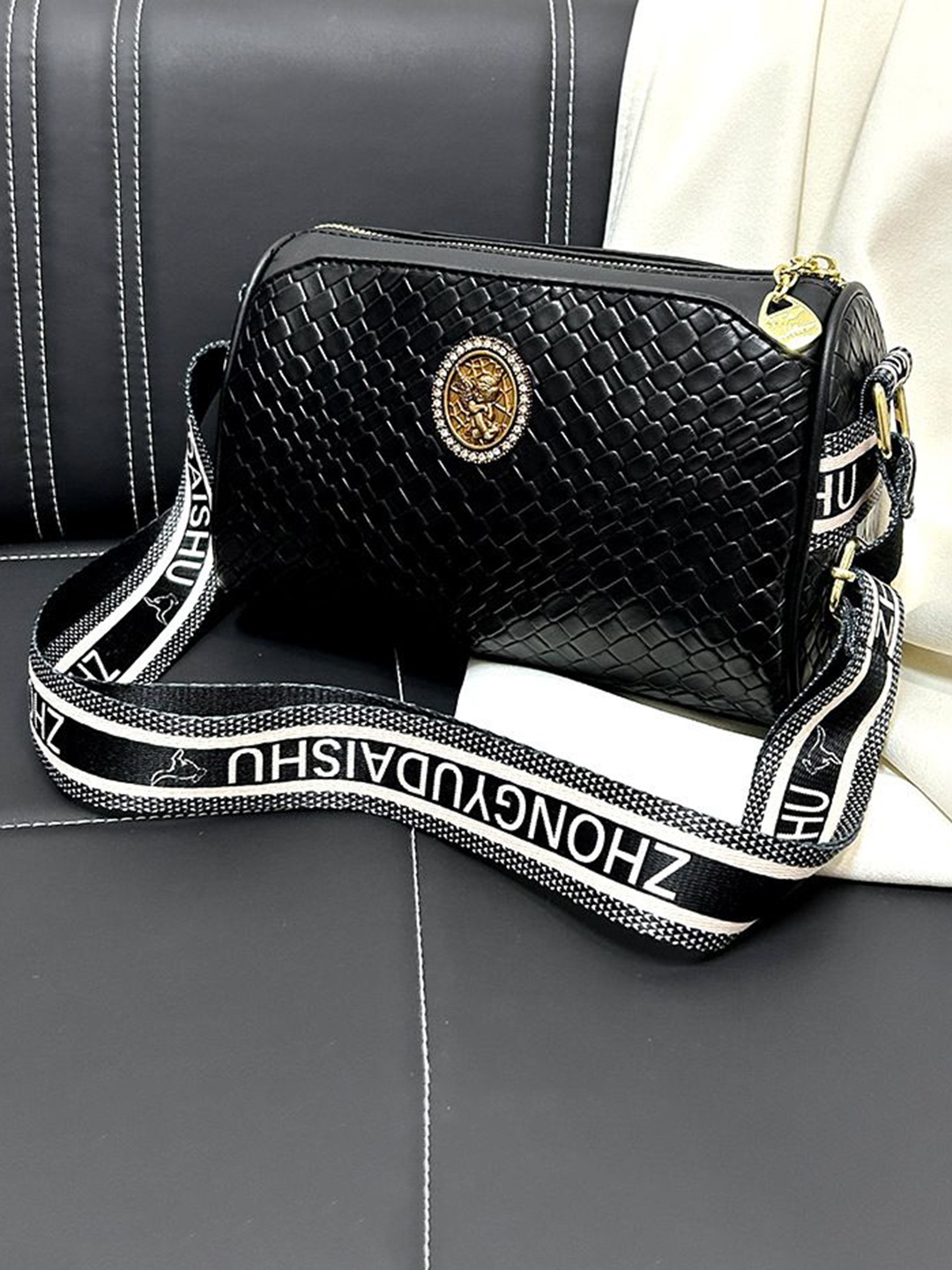 

Diva Dale PU Sling Bag, Black